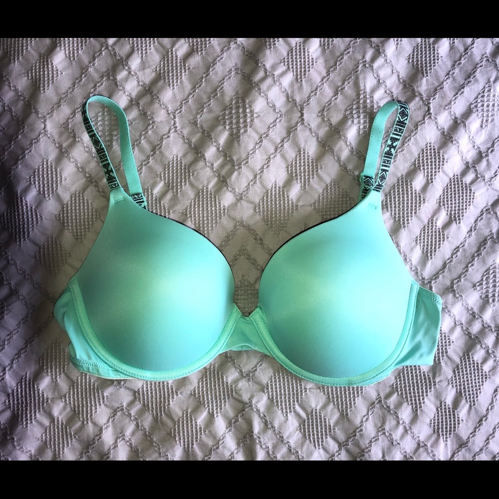 Victoria’s Secret PINK Wear Everywhere Push-Up Bra
